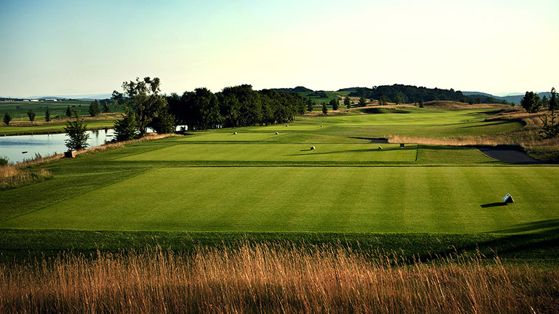 Albatross Golf Resort